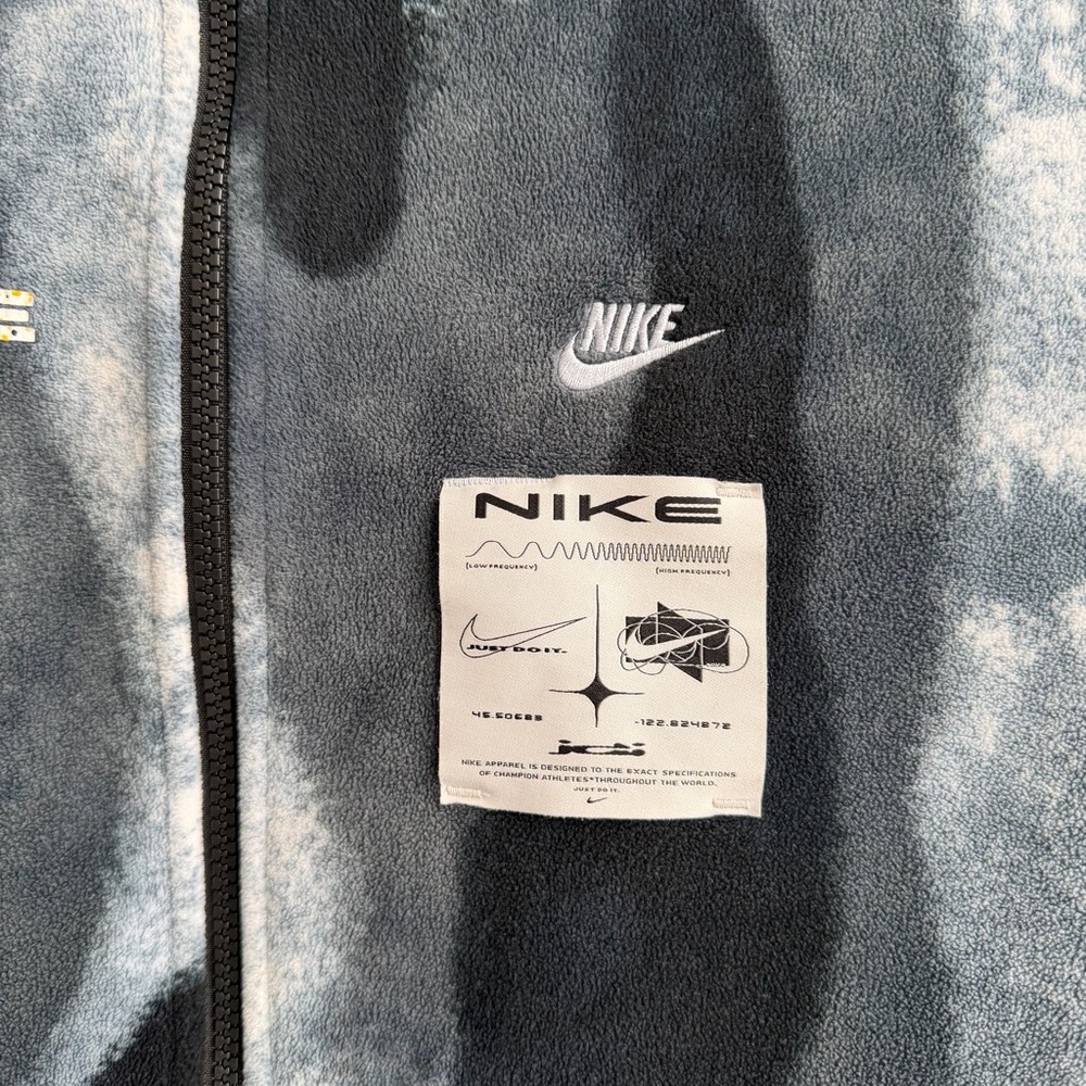 Nike Fleece Jacket - Picture 2 of 12